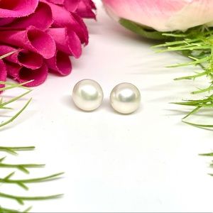 NEW⚜️GENUINE Cultured Pearl Cream Stud Earrings